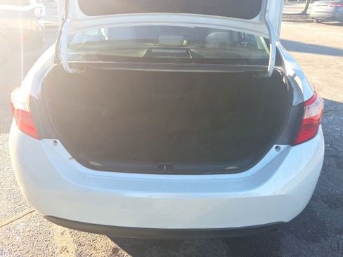 Used 2018 Toyota Corolla LE image 9