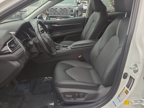 Used 2023 Toyota Camry SE image 17