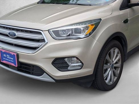 Used 2018 Ford Escape Titanium w/ Ford Safe & Smart Package FWD image 10