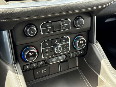Used 2023 Chevrolet Tahoe Premier AWD/4WD image 27