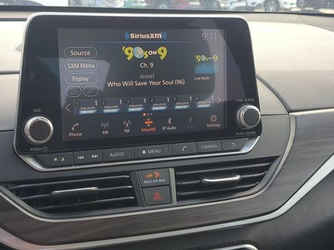 Used 2024 Nissan Altima 2.5 SV FWD image 22