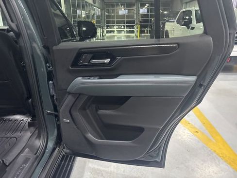 Used 2026 GMC Yukon AT4 w/ AT4 Premium Package AWD/4WD image 36