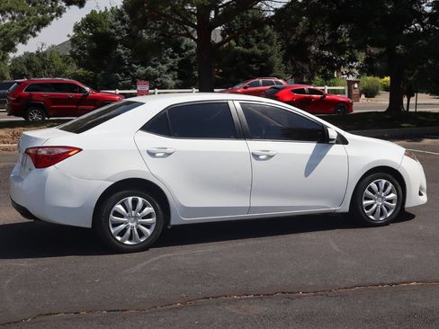 Used 2018 Toyota Corolla LE FWD image 4