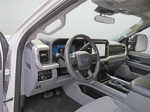 Used 2023 Ford F250 XLT w/ XLT Premium Package AWD/4WD image 12