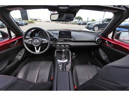 Used 2019 MAZDA MX-5 Miata RF Grand Touring RWD image 11
