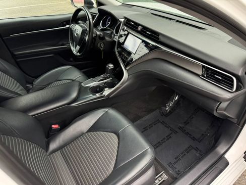 Used 2019 Toyota Camry SE w/ Carpet Mat Package FWD image 40