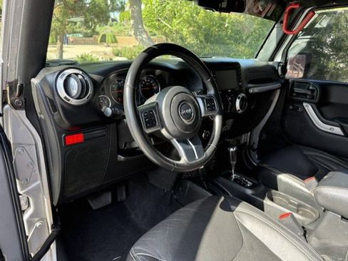 Used 2016 Jeep Wrangler Unlimited Rubicon AWD/4WD image 22