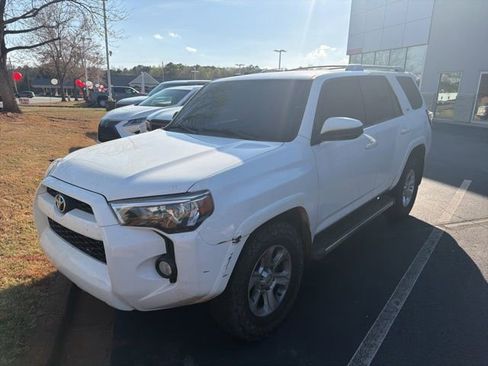 Used 2016 Toyota 4Runner SR5 image 4