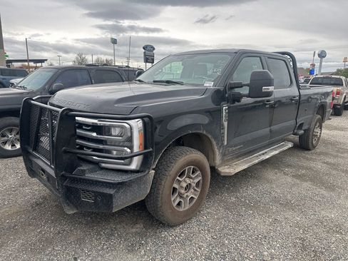 Used 2024 Ford F350 Lariat image 1