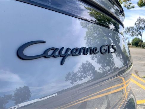 Used 2022 Porsche Cayenne GTS AWD/4WD image 32