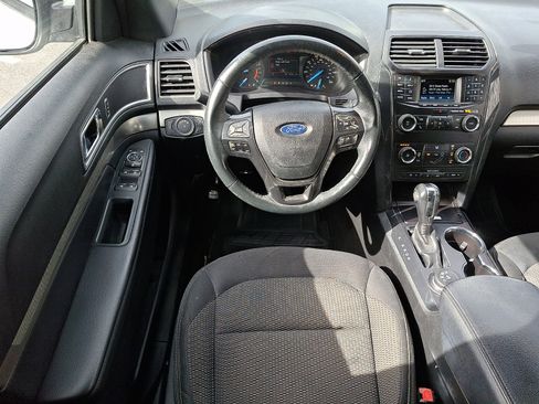 Used 2019 Ford Explorer XLT AWD/4WD image 13