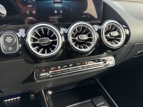 Used 2022 Mercedes-Benz GLA 250 4MATIC image 34