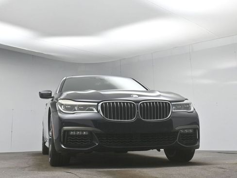 Used 2019 BMW 750i image 50