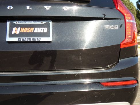 Used 2020 Volvo XC90 T6 Momentum image 9