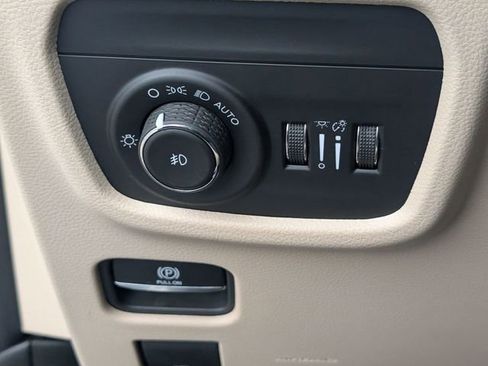 New 2026 Jeep Grand Cherokee L Limited image 14