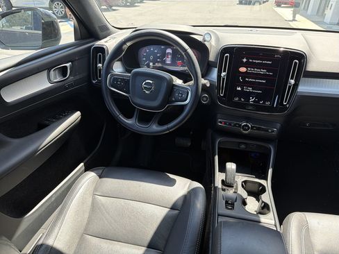 Used 2020 Volvo XC40 T5 Momentum AWD/4WD image 7