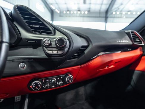 Used 2019 Ferrari 488 GTB RWD image 47