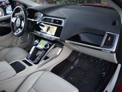 Used 2020 Jaguar I-PACE SE image 36
