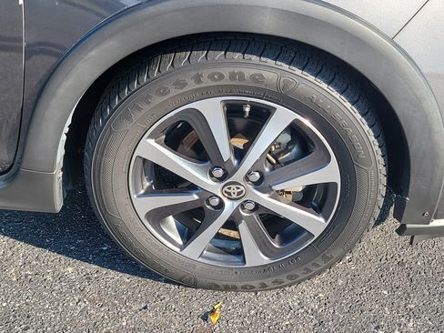 Used 2018 Toyota Prius C Two FWD image 10