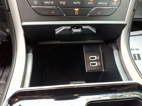 Used 2020 Ford Edge SEL w/ Convenience Package FWD image 12