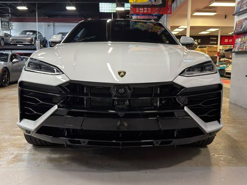 Used 2026 Lamborghini Urus SE AWD/4WD image 2