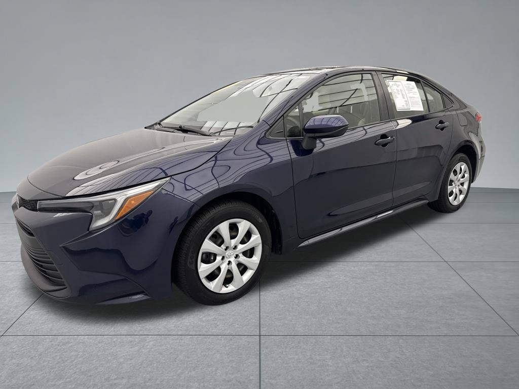 Used 2023 Toyota Corolla LE FWD image 3