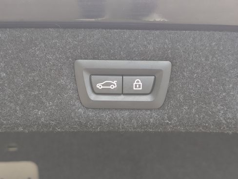 Used 2022 BMW 530i 530i w/ M Sport Package image 21