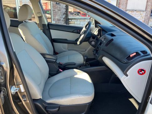 Used 2010 Kia Forte EX image 14