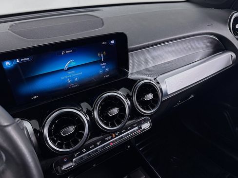 Certified 2022 Mercedes-Benz GLB 250 image 20