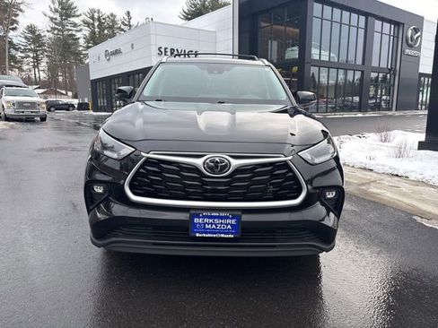 Used 2024 Toyota Highlander XLE image 10