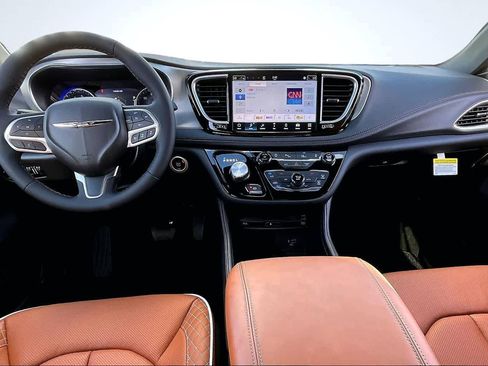 New 2026 Chrysler Pacifica Pinnacle AWD/4WD image 10
