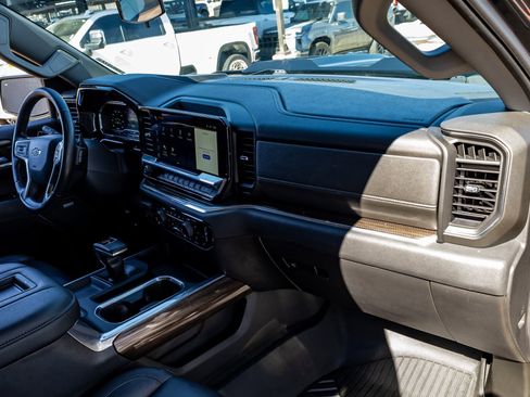 Used 2022 Chevrolet Silverado 1500 LT Trail Boss w/ LT Trail Boss Premium Package image 17