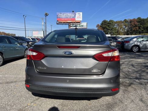 Used 2012 Ford Focus SEL image 4