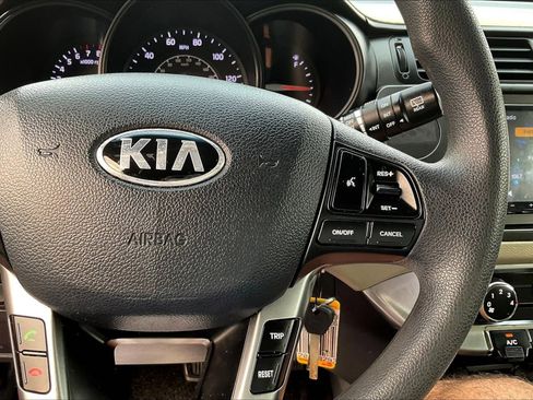 Used 2013 Kia Rio LX FWD image 12
