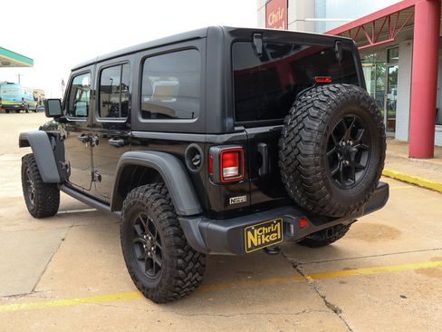 Used 2025 Jeep Wrangler Unlimited Sport AWD/4WD image 15