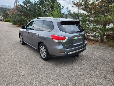Used 2015 Nissan Pathfinder SV AWD/4WD image 6