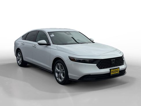 Certified 2023 Honda Accord LX image 7