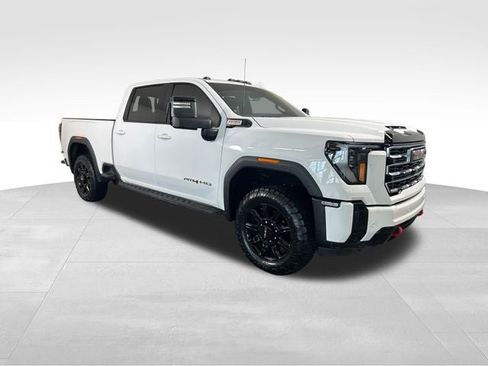 Used 2025 GMC Sierra 2500 AT4 w/ AT4 Premium Plus Package AWD/4WD image 8