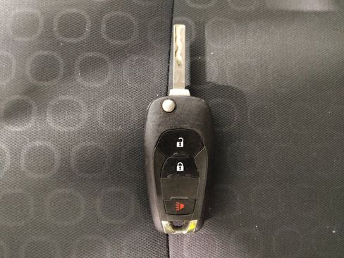 Used 2020 Chevrolet Trax LS w/ Tint and Cruise Package AWD/4WD image 32