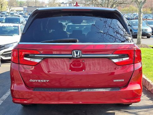 Used 2023 Honda Odyssey Touring image 4