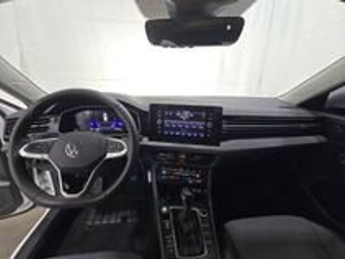 Used 2026 Volkswagen Jetta SE FWD image 22