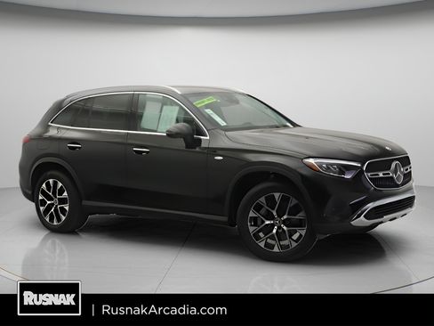 Used 2025 Mercedes-Benz GLC 350e 4MATIC image 1