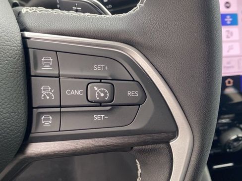 New 2025 Jeep Grand Cherokee Limited image 19