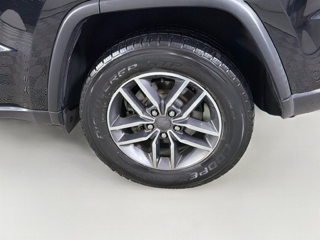 Used 2020 Jeep Grand Cherokee Limited w/ Premium Lighting Group RWD image 30