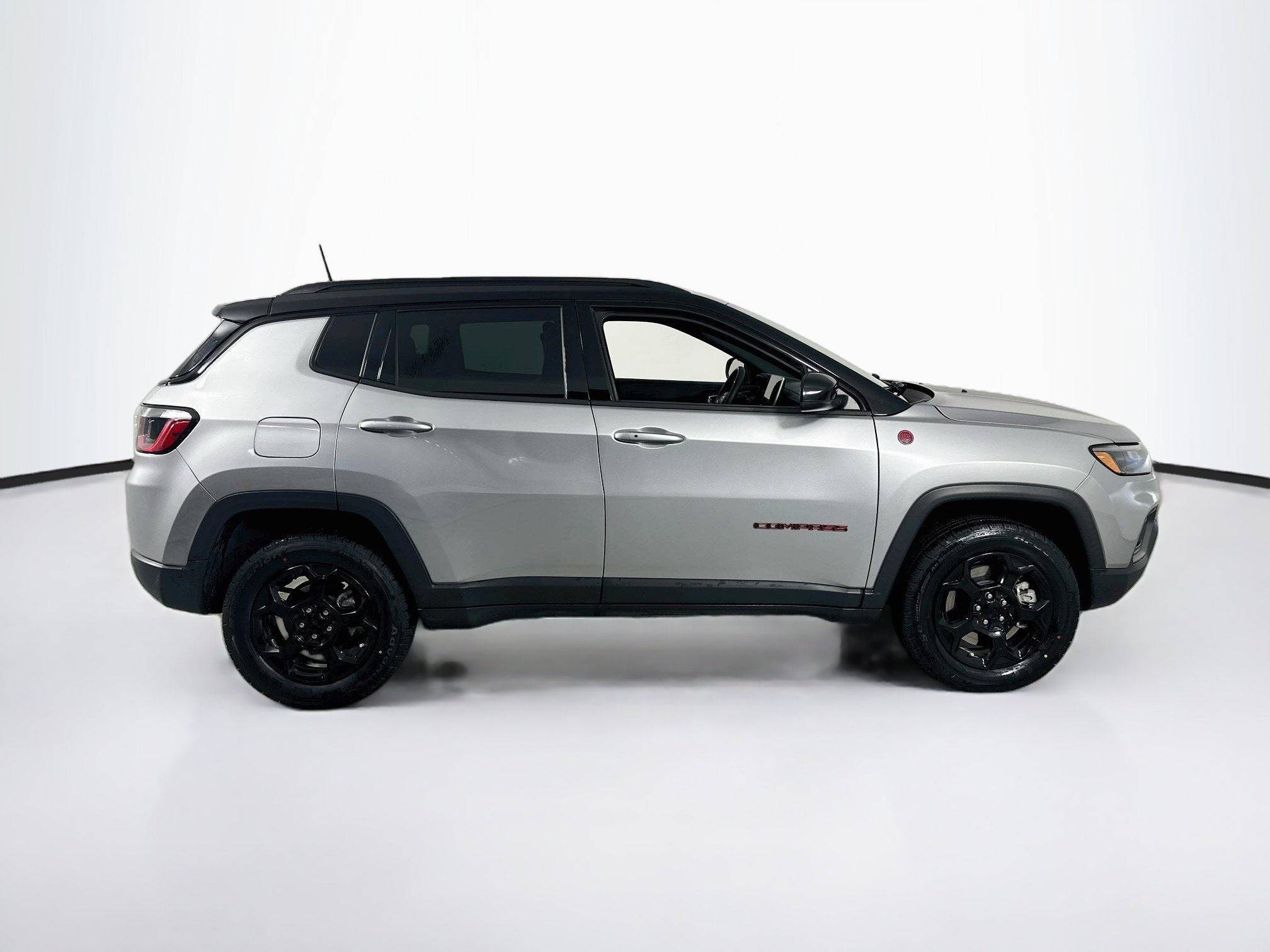 Used 2023 Jeep Compass Trailhawk AWD/4WD image 4
