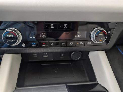 Used 2024 Mitsubishi Outlander SEL AWD/4WD image 38