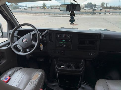 Used 2014 GMC Savana 3500 LS image 8
