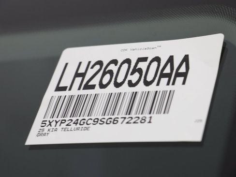 Used 2025 Kia Telluride LX image 25