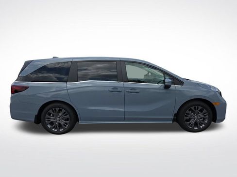 New 2026 Honda Odyssey Touring image 2