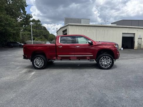Used 2022 Chevrolet Silverado 1500 High Country w/ High Country Premium Package AWD/4WD image 4